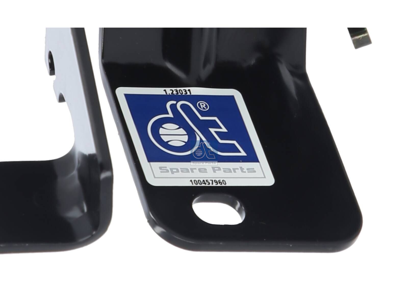 Engine hood slot | DT Spare Parts 1.23031