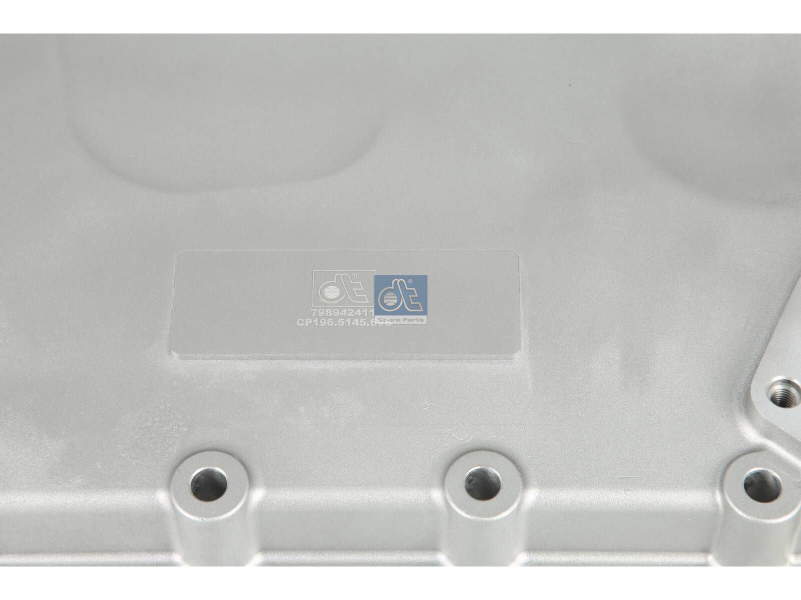 Oil cooler cover | DT Spare Parts 2.00698