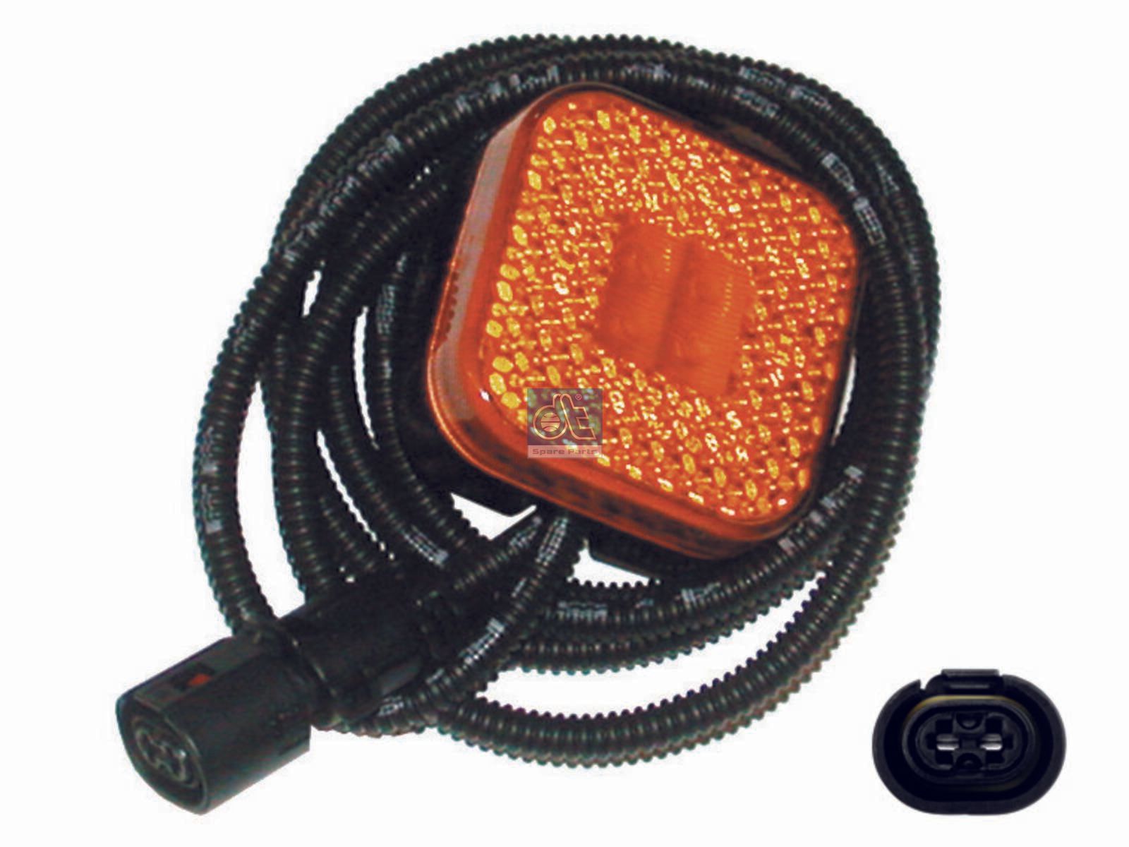 Side marking lamp | DT Spare Parts 3.31110